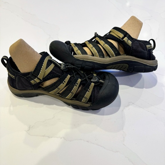 KEEN 9212-BKSG Newport H2 Waterproof Sport Outdoor Bungee Sandals KIDS US Size 5 - Picture 7 of 9
